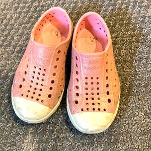 Used pink sparkle native size C8